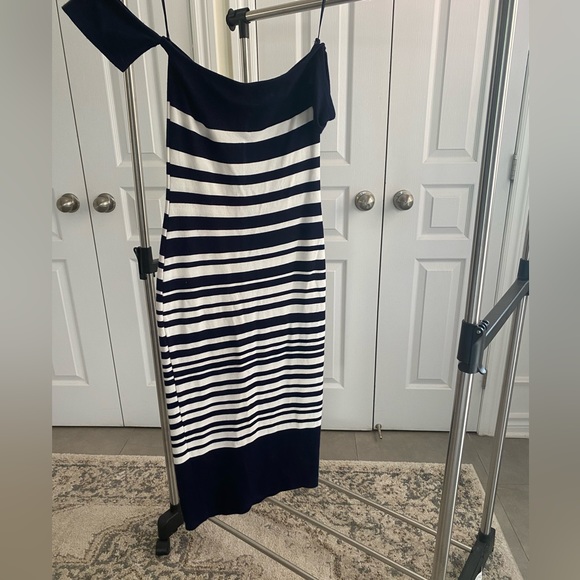 Zara strapless dress - Picture 2 of 8